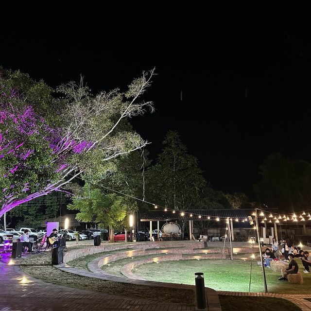 สวนบ้านแก้วแฟร์ ช็อป ชิล วิววัง(สวนบ้านแก้ว)