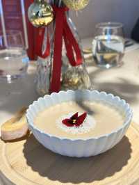 聖誕節去左銅鑼灣呢間以花入饌既餐廳慶祝🌸