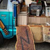 ร้านกาแฟบนรถกระป้อ ริมหาดบางแสน  🚙☕️🏖️