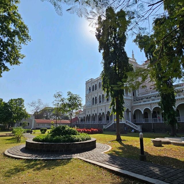 Eleganxe of Aga Khan Palace 