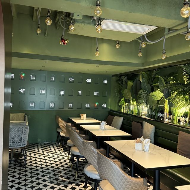  ☕️Library Restaurant and Bar