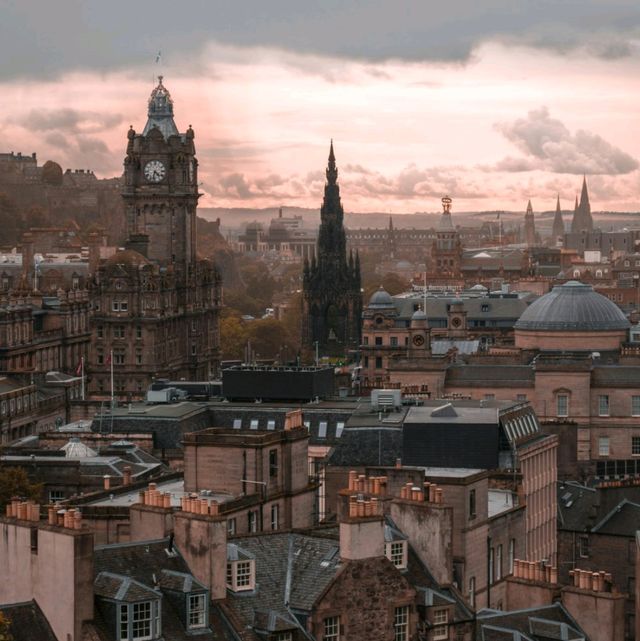 Edinburgh: Time Travel with a Twist 