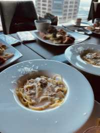 【大阪府】いちごスイーツだけじゃない！フードも美味しい「恋するいちごビュッフェ」