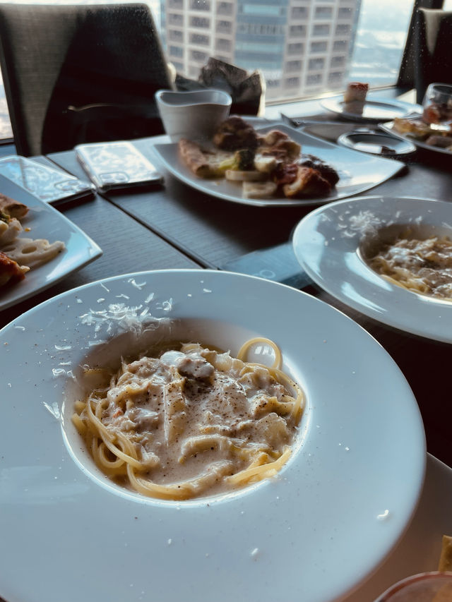 【大阪府】いちごスイーツだけじゃない！フードも美味しい「恋するいちごビュッフェ」