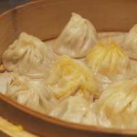 上海美食篇~皮最薄又多湯汁的小籠包