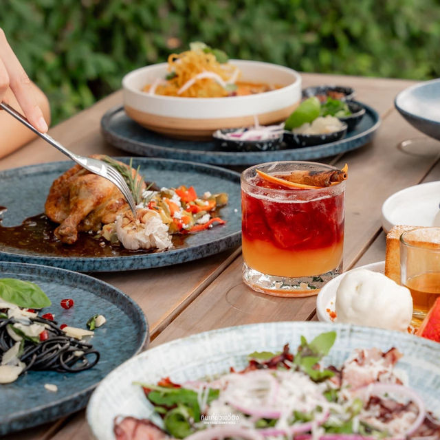 คาเฟ่ พัทยา บรรยากาศวิวทะเลสุดชิลล์