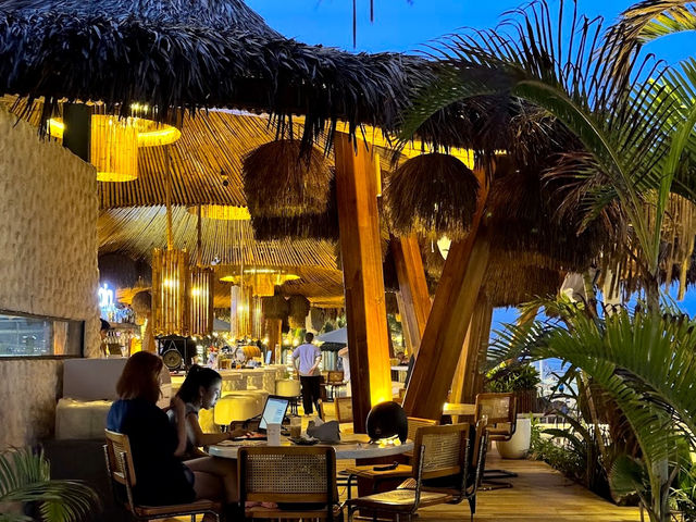 Maia beach bar