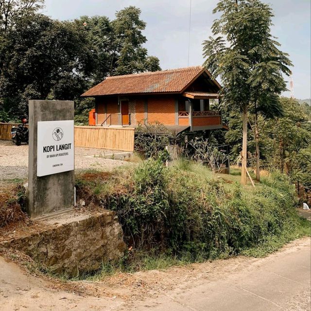 TEMPAT NGOPI JAUH DARI PERKOTAAN