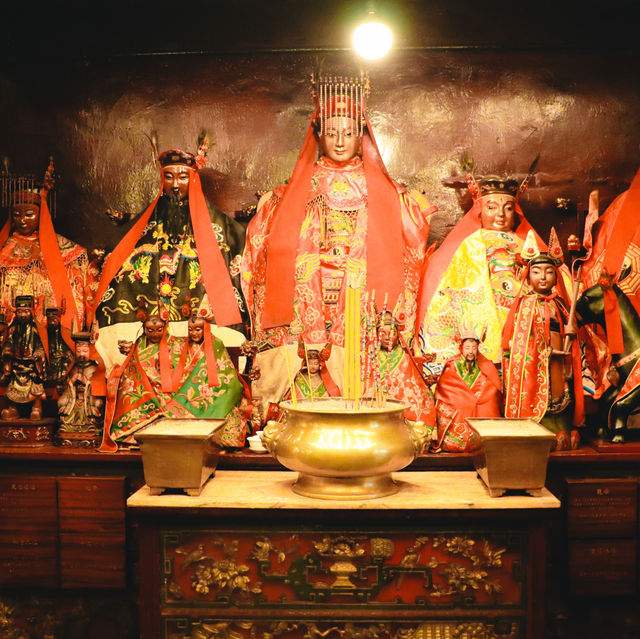 Man Mo Temple