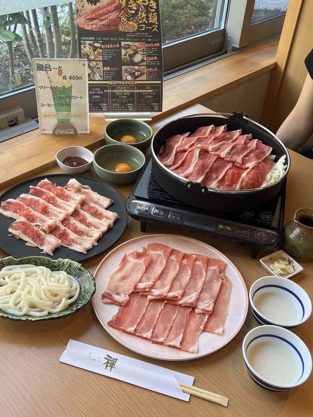 【福岡グルメ】すき焼きだけではなくサイドメニューも食べ放題のお店