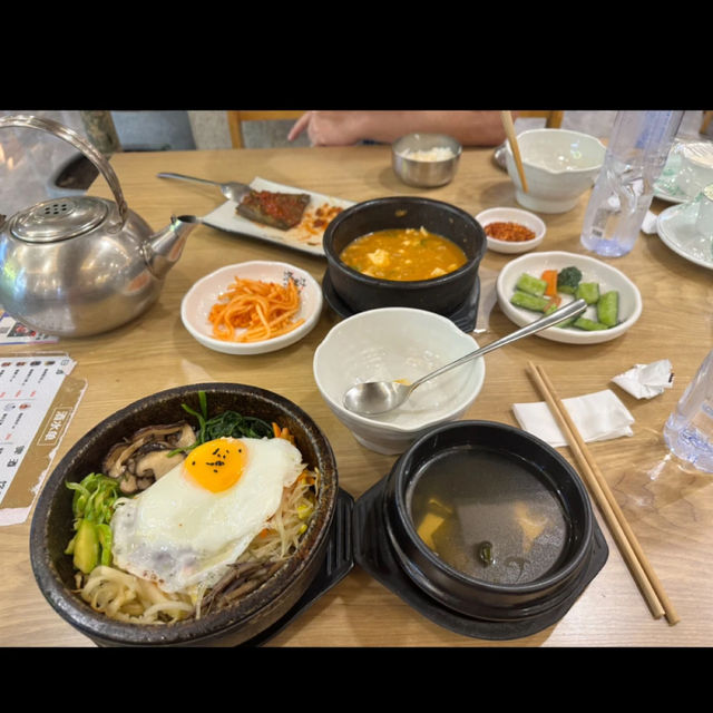 40년이 넘은 연길 맛집 <해란강 돌솥밥>