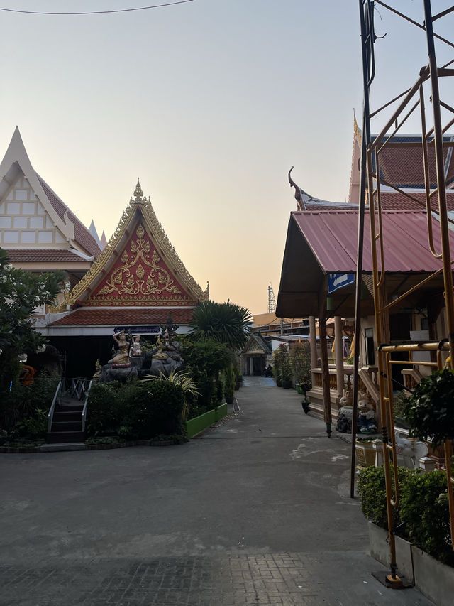 วัดที่ชาวปากเกร็ดรู้จักกันเป็นอย่างดี | วัดบ่อ
