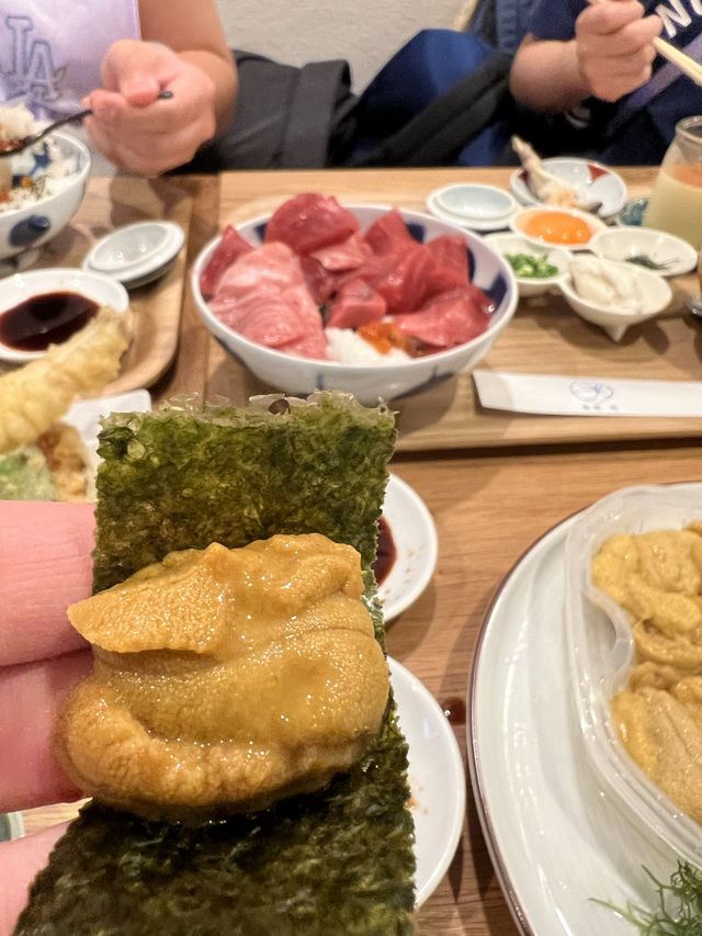 「食堂光」：福岡柳橋連合市場的海鮮丼特色餐廳