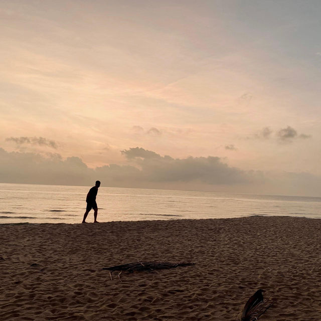 Experience the Charm of Teluk Cempedak Beach: A Perfect Day and Night Escape