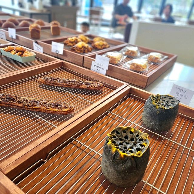 빵이 맛있는 베이커리 감성 카페