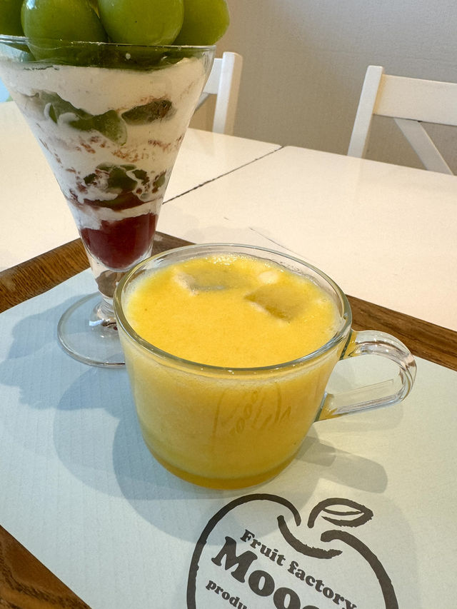 【北九州カフェ】旬のフルーツをたっぷり使ったパフェが人気のフルーツショップ✨️