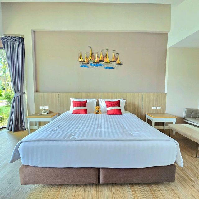 โรงแรม Chatnipa Beach Resort