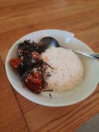 Mongni Cafe คาเฟ่สวยริมหนองประจักษ์