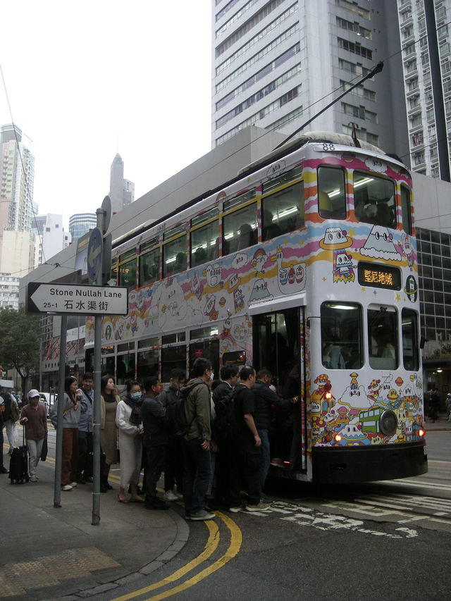 นั่งรถรางเที่ยวฮ่องกงฝั่งCentral และWan Chai