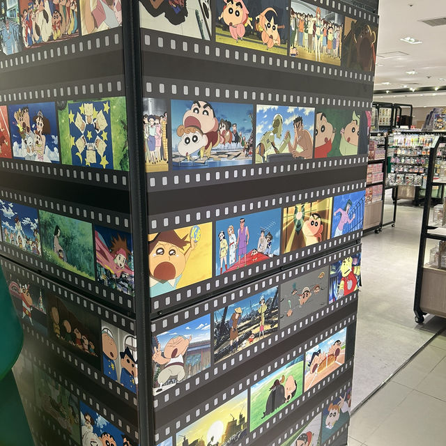 【大阪/梅田】しんちゃんグッズがいっぱい✨