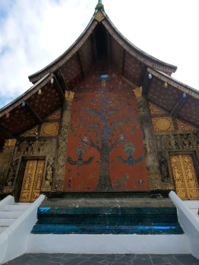 ชมความงามวัดเชียงทอง (ວັດຊຽງທອງ ) 