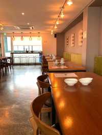 ソウル《清潭》麺料理が人気の韓国家庭料理店