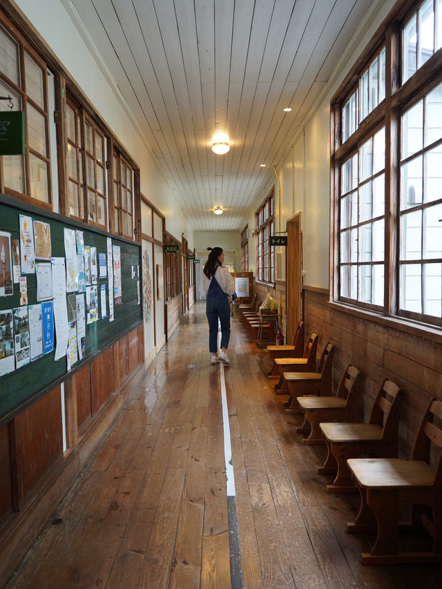 栃木｜子どもの頃にタイムスリップ…小学校をリノベーションした◯◯