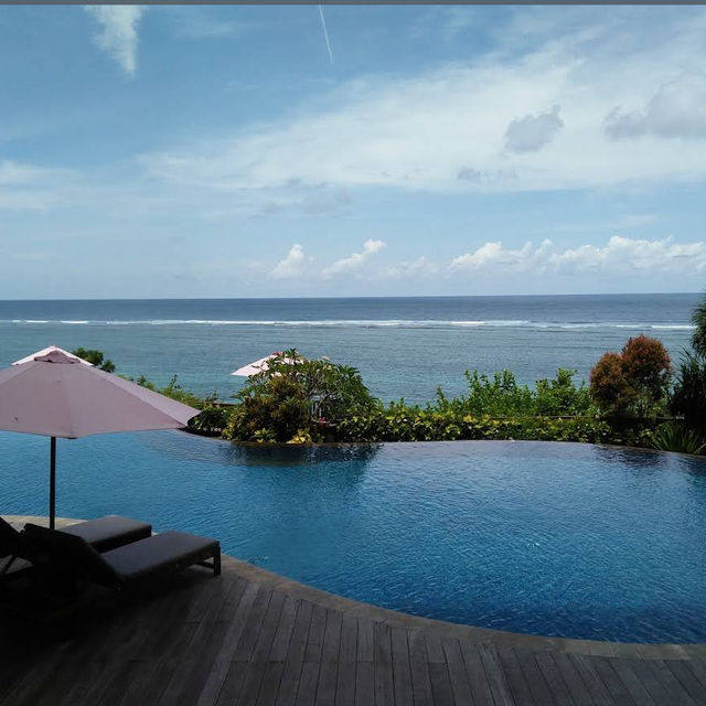 Relax at Ulu Segara Luxury Suites
