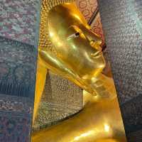 The Splendor of Wat Phra Chetuphon: Bangkok’s Reclining Treasure