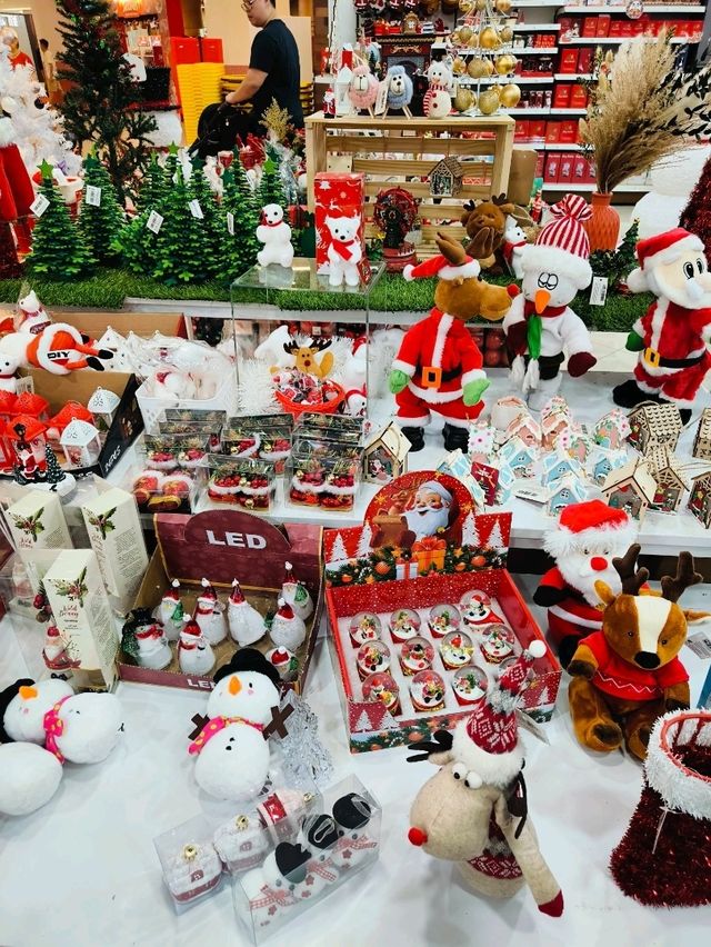 Transform Your Holiday Season with Mr. DIY’s Stunning Décor
