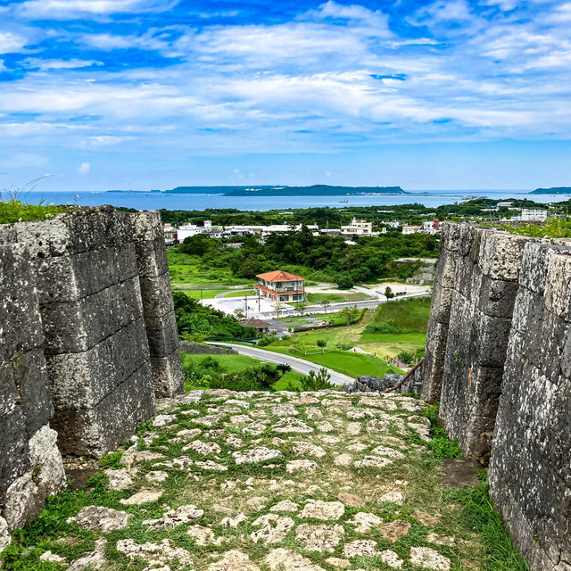【沖縄本島・中部】阿麻和利の居城「勝連城跡」 【沖縄本島・中部】阿麻和利の居城「勝連城跡」