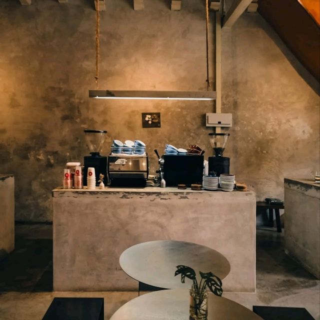 THE COFFEE JAR