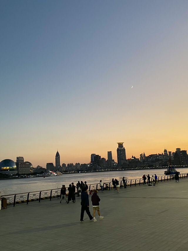 Ideal Place with Stunning Shanghai Skyline 