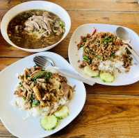 ก๋วยเตี๋ยวเป็ด-ตามสั่งร้านอร่อยเจ้าดัง ราคาไม่แพง