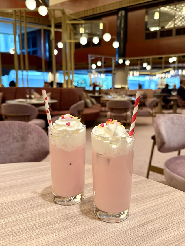 Strawberry adventure afternoon tea🍓