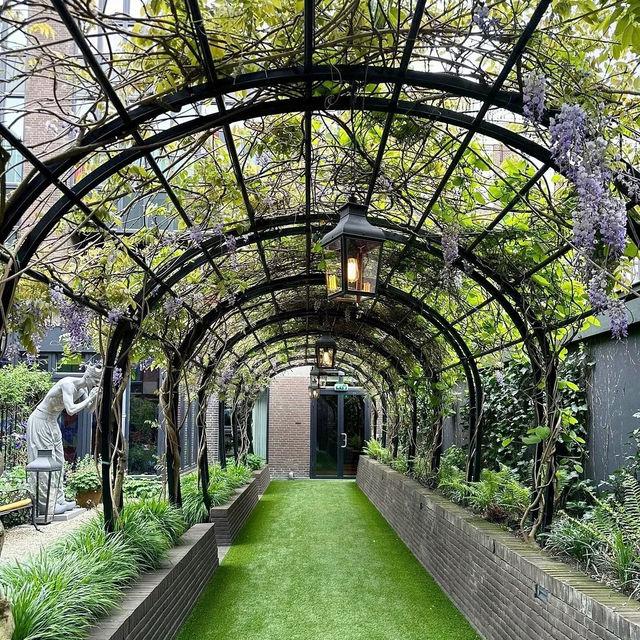 Canal-Side Chic: My Artistic Adventure at Andaz Amsterdam!