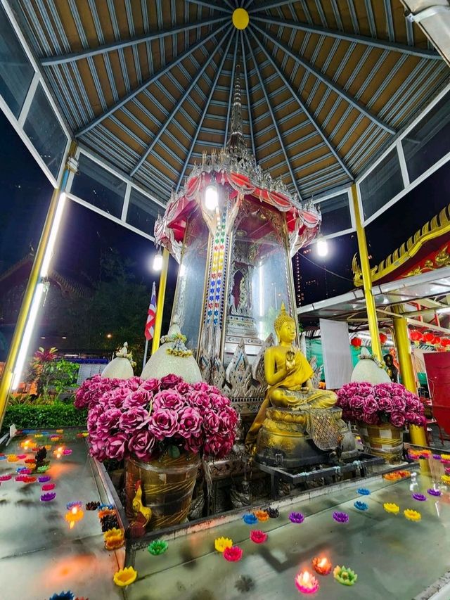 ไหว้พระขอพร สามย่าน วัดหัวลำโพง พระอารามหลวง