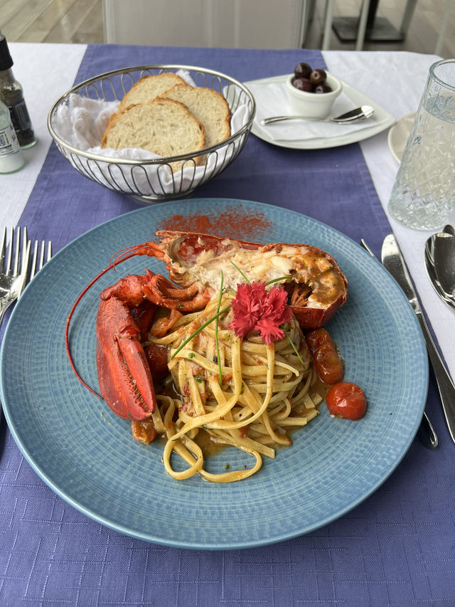 Great Solo Lunch by the Sea🏖️