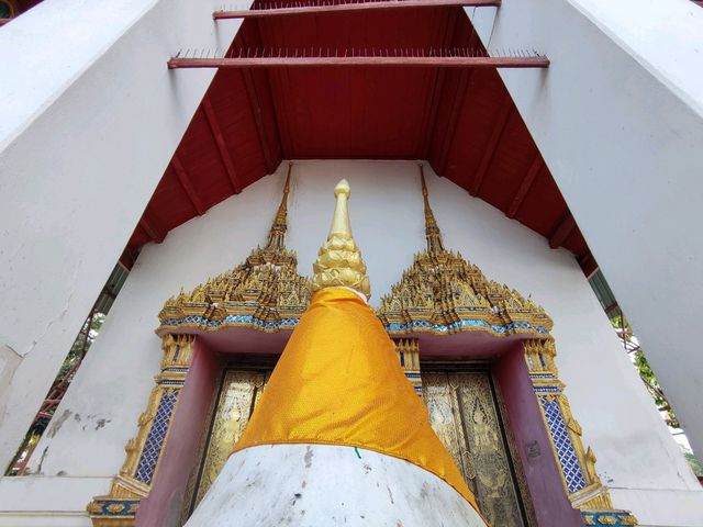 วัดชาวมอญ ริมลุ่มแม่น้ำแม่กลอง ในอำเภอโพธาราม