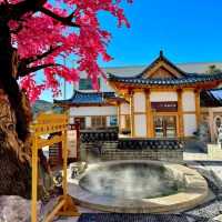 龍井琵巖山｜攙扶外婆走過七彩玻璃棧道的溫情再浸溫泉