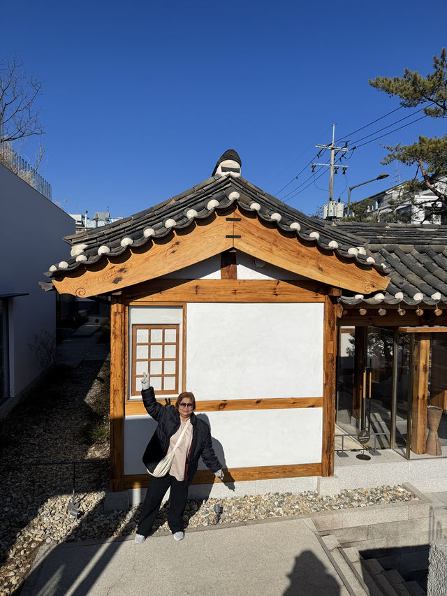 Bukchon Hanok Village หมู่บ้านสไตล์โซชอน