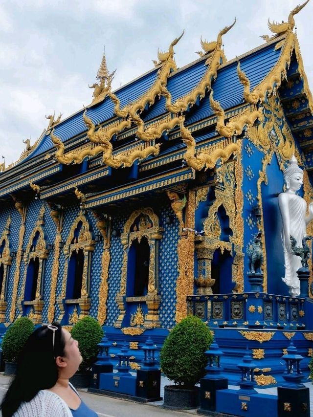 วัดสีน้ำเงิน เชียงราย จุดขอพร