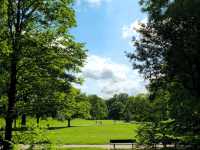 慕尼黑英國公園（Englischer Garten）－探索城市中的綠色天堂🍃🌳，每一步都是與自然親密接觸的體驗📸✨