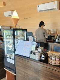 Cafe 28 Days Off
