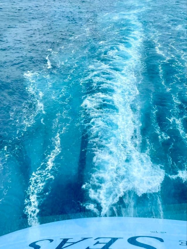 Exploring Serenade of the Seas 🌊 Exploring Serenade of the Seas 🌊