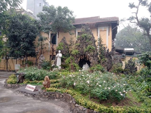 🛕โบสถ์ประตูเหนือ  Cau Bac Church
