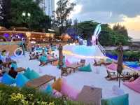 Blue Dragon คาเฟ่บรรยากาศ Beach club 