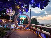 Blue Dragon คาเฟ่บรรยากาศ Beach club 