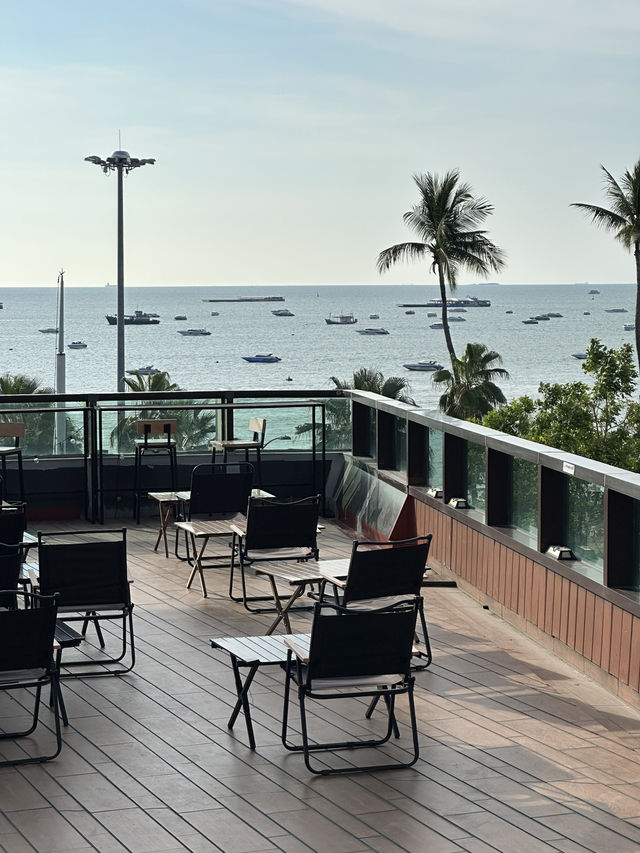 Sloths Cafe เป็นคาเฟ่สุดชิลในพัทยา