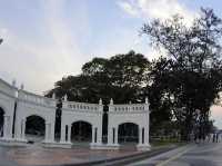 Tanjung Emas Park: Where JB’s Sunset Paint Parties & Laksa Picnics Collide🌅🍜